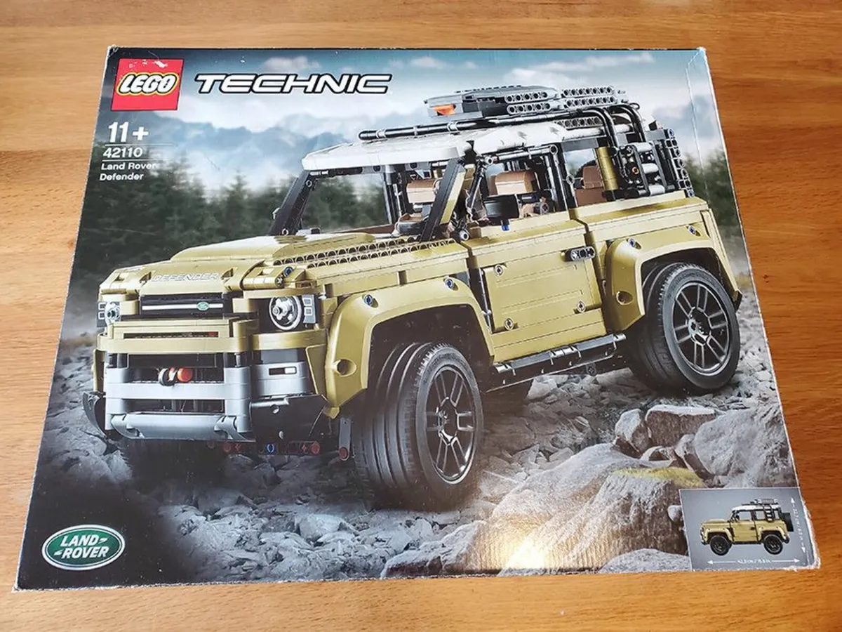 Technic Lego Land Rover Defender Set - Image 2