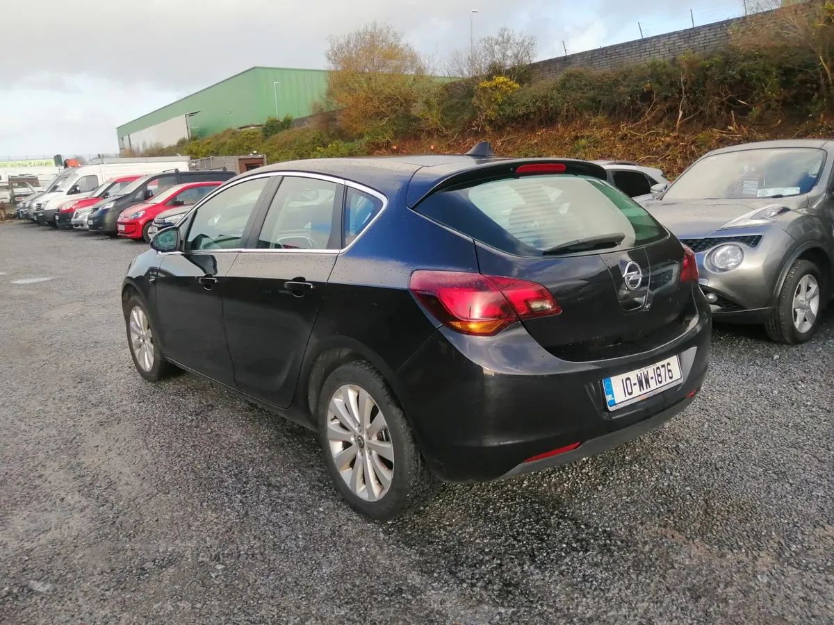 Opel Astra 2010 - Image 4