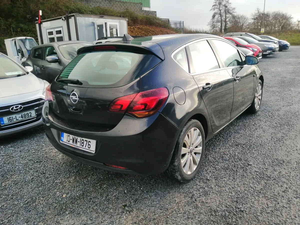 Opel Astra 2010 - Image 3