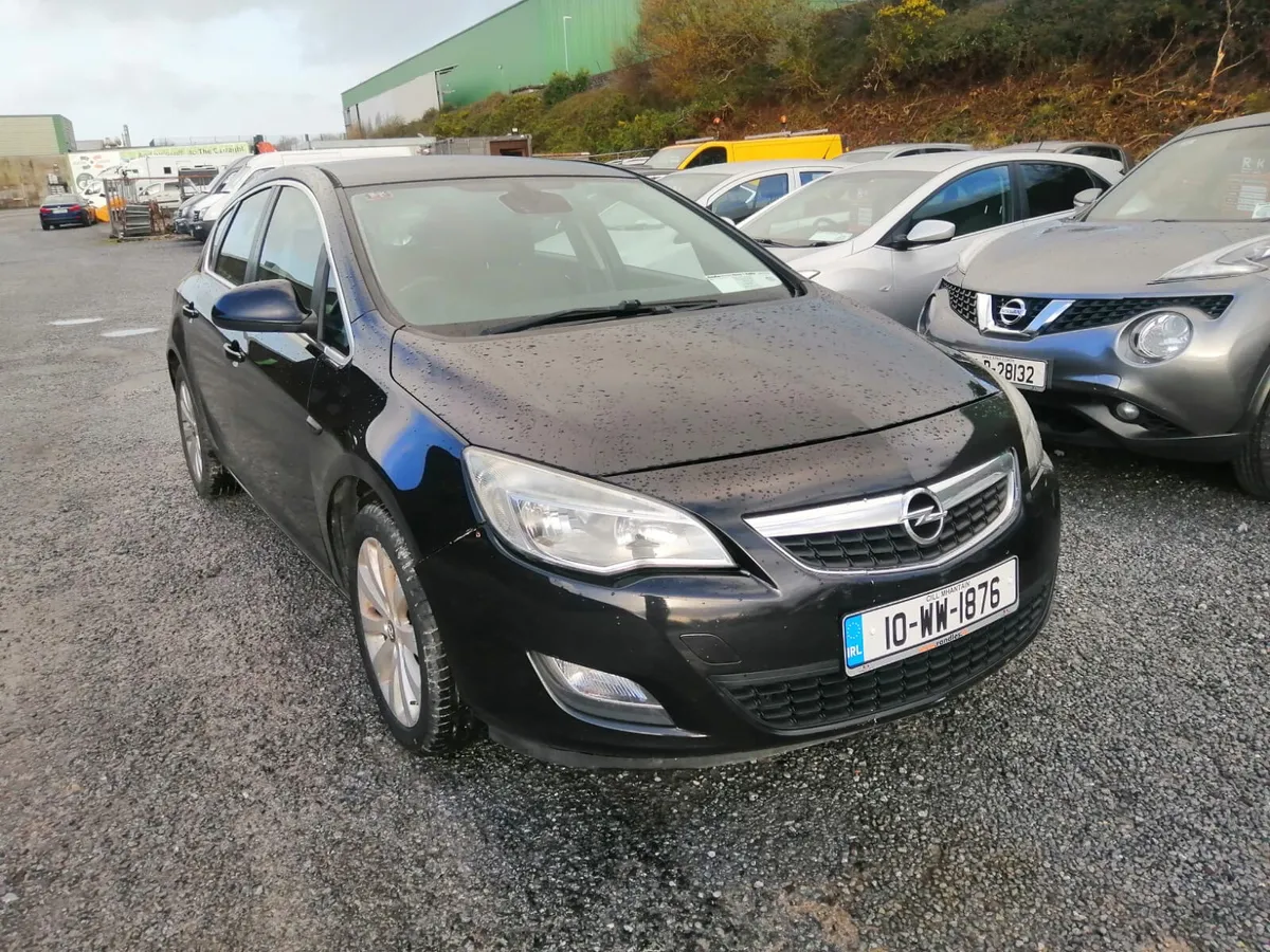 Opel Astra 2010 - Image 1