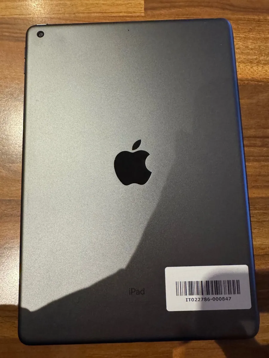 iPad 7th Generation - Image 2