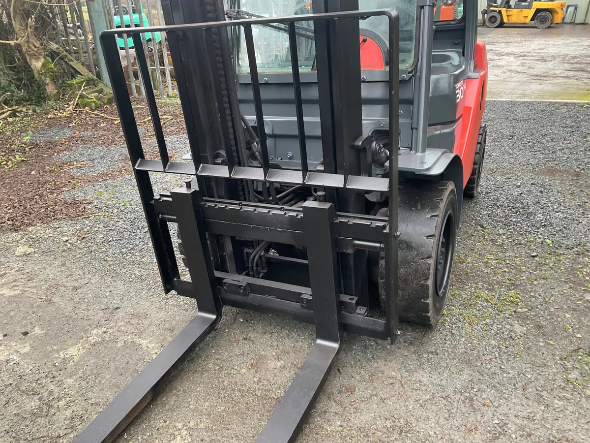 FORKLIFT - Image 2