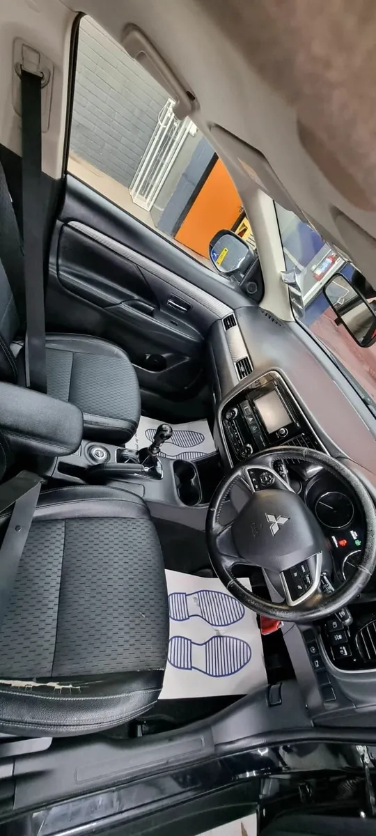 Mitsubishi Outlander 2015 - Image 4