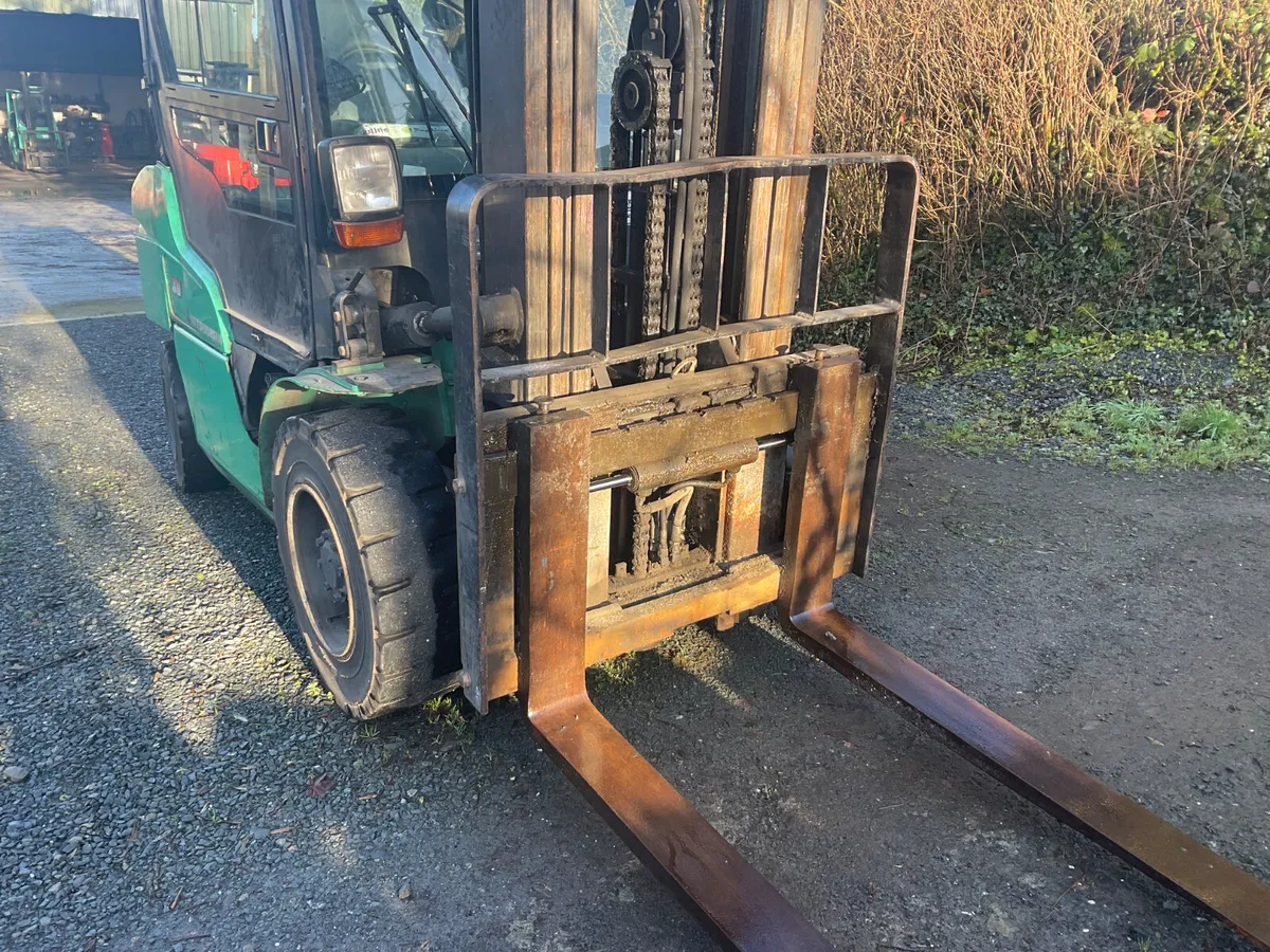 FORKLIFT - Image 2