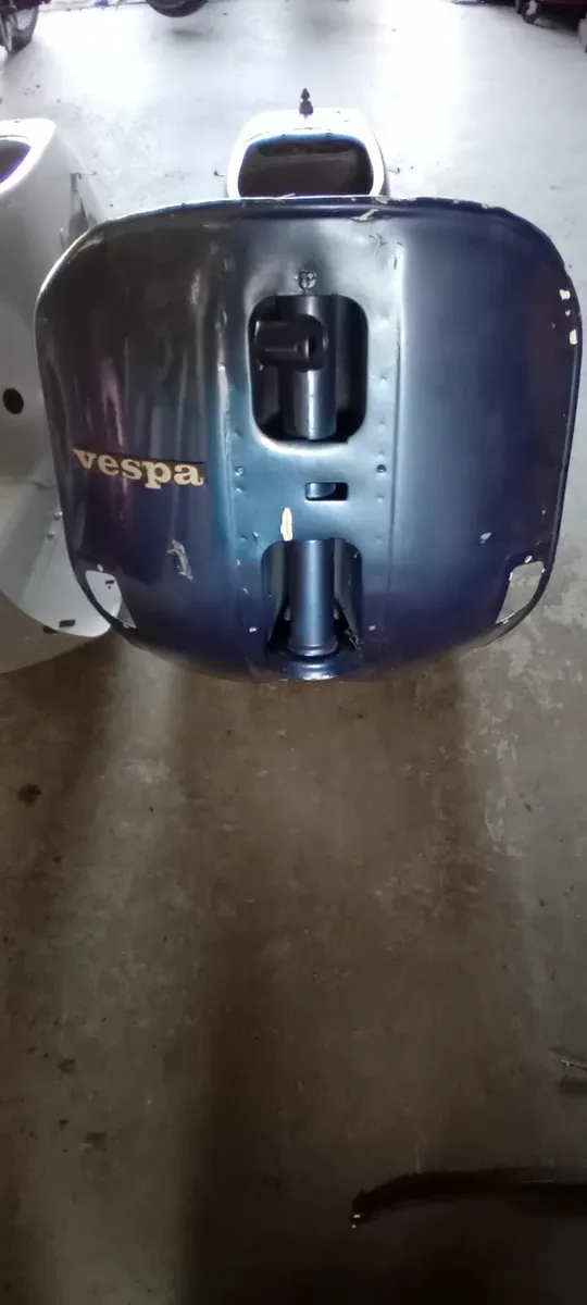 Vespa parts to clear - Image 2