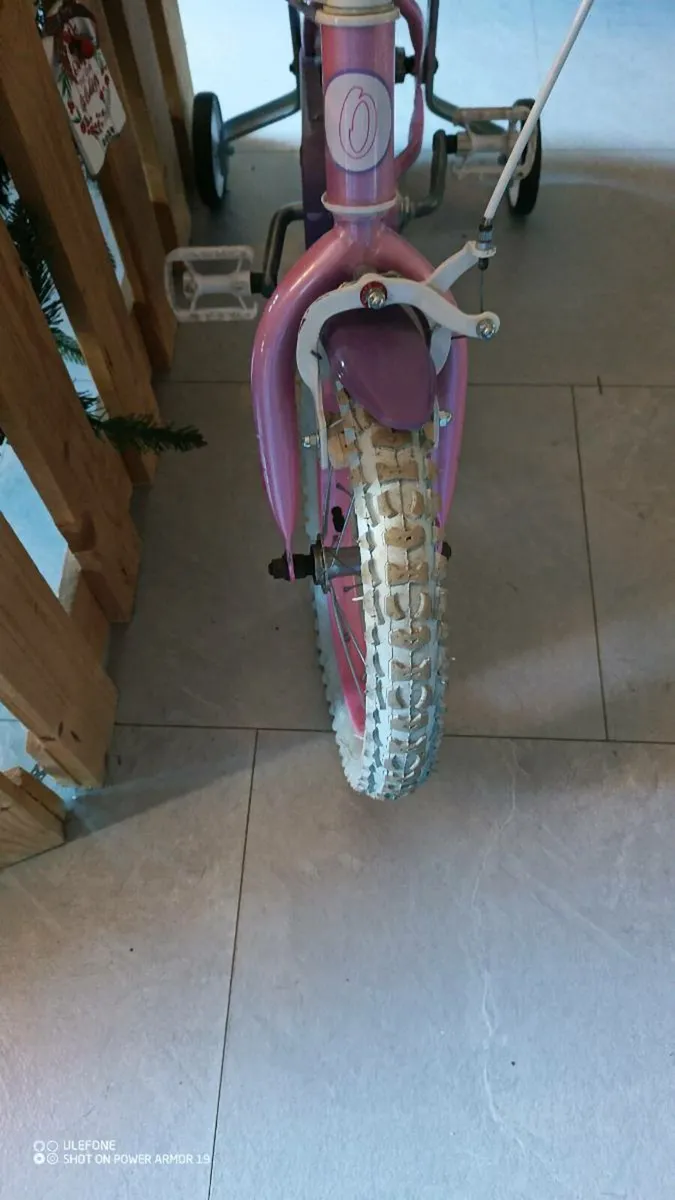 14-inch "Olivia Splash" Kids' Bike with Stabiliser - Image 3