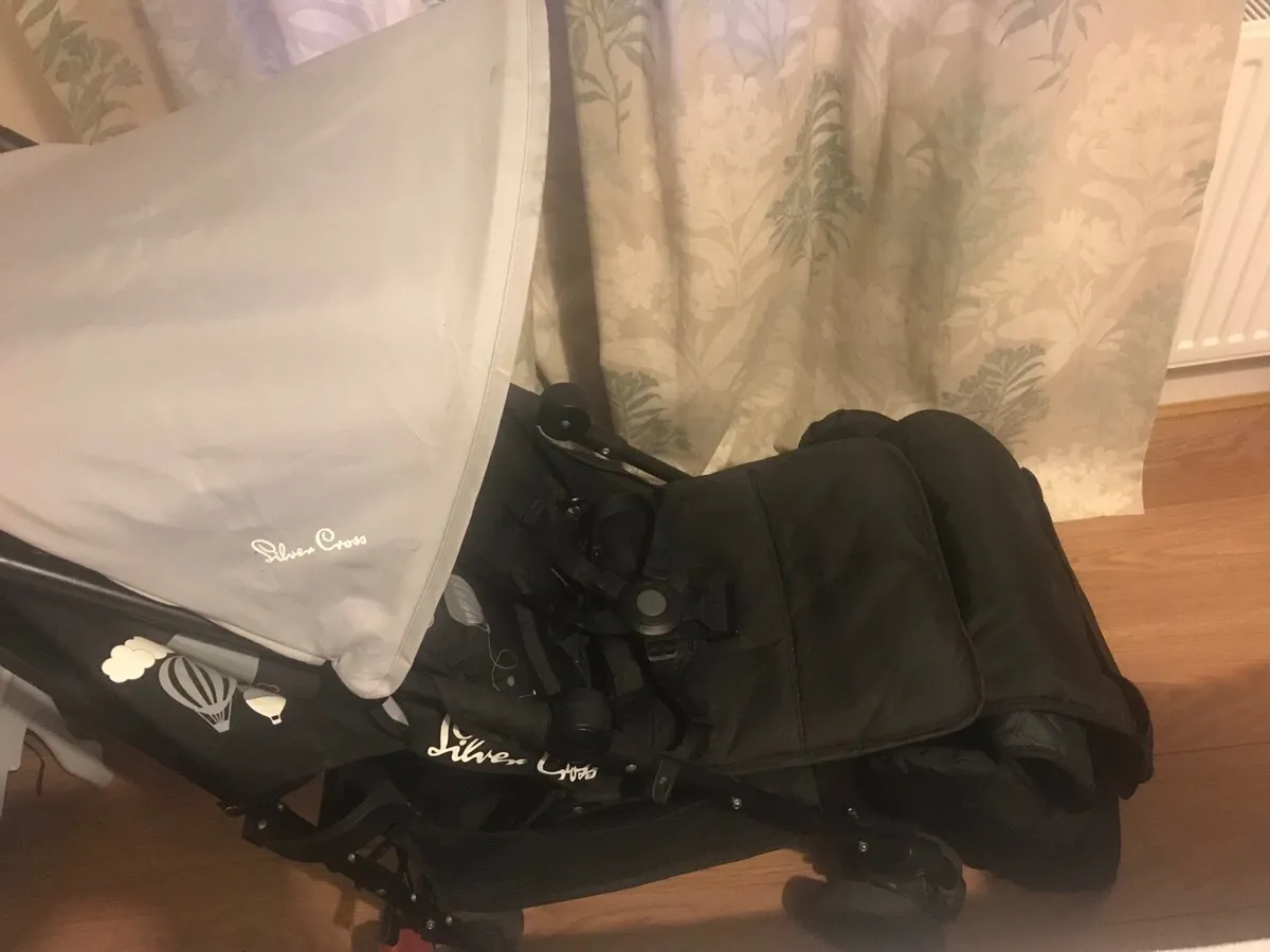 Silver Cross-Pop Stroller & footmuff - Image 2