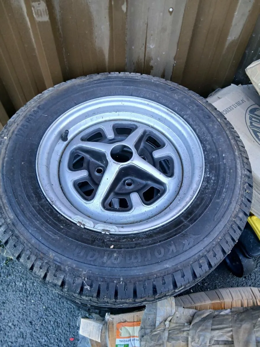 MGB Refurbished wheel with tyres - Image 1