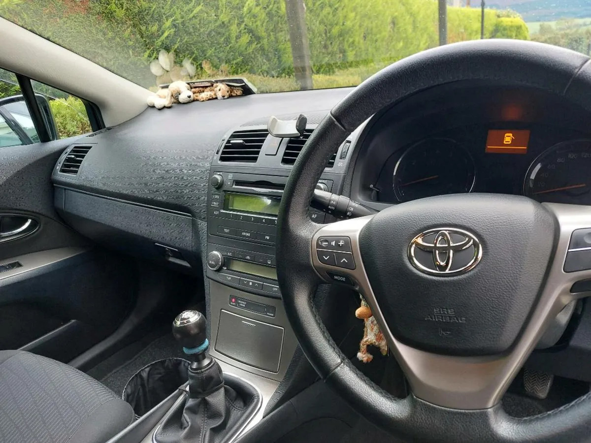 TOYOTA AVENSIS - Image 4
