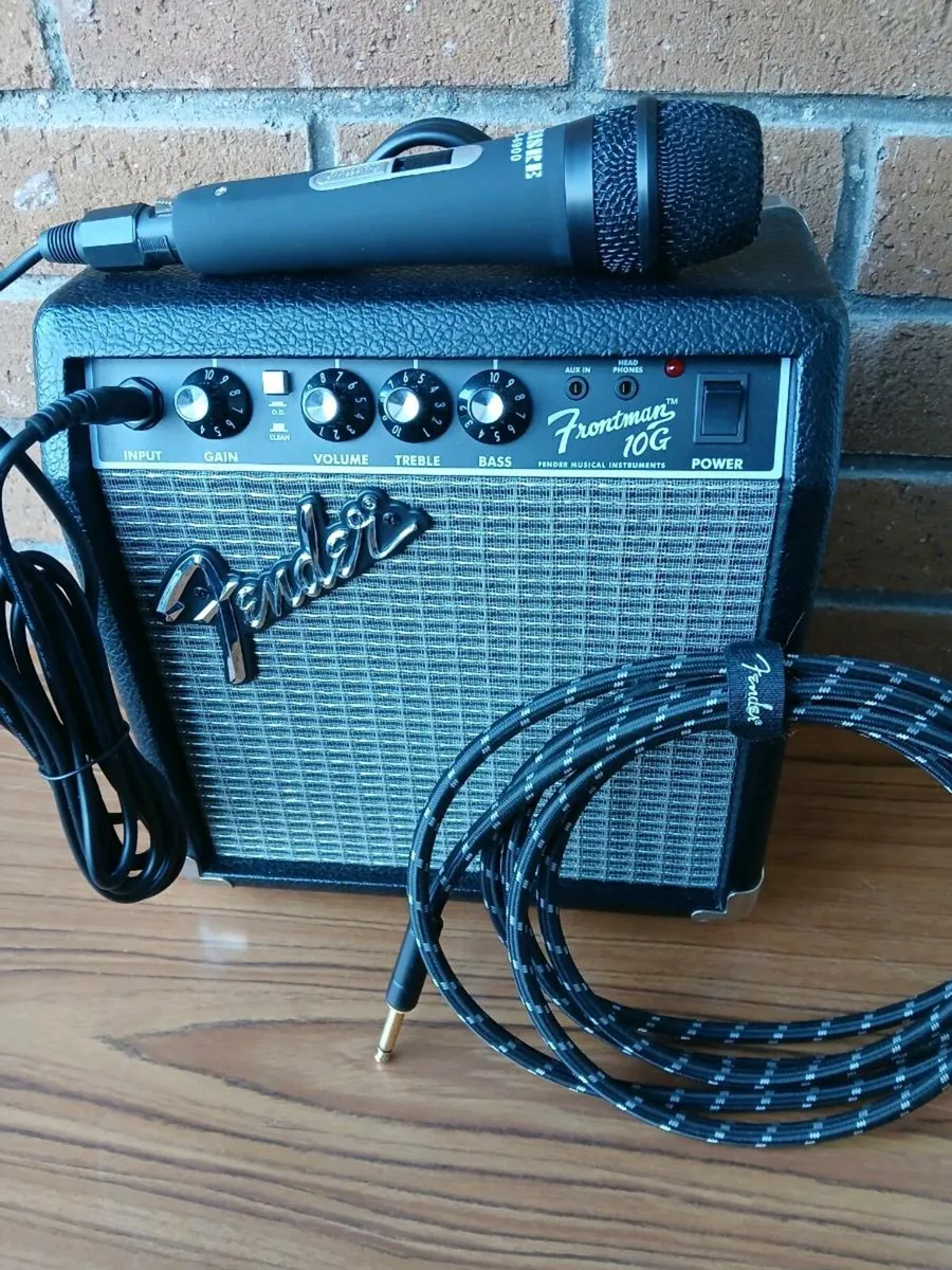 New Fender amplifier +microphone + guitar lead. - Image 4