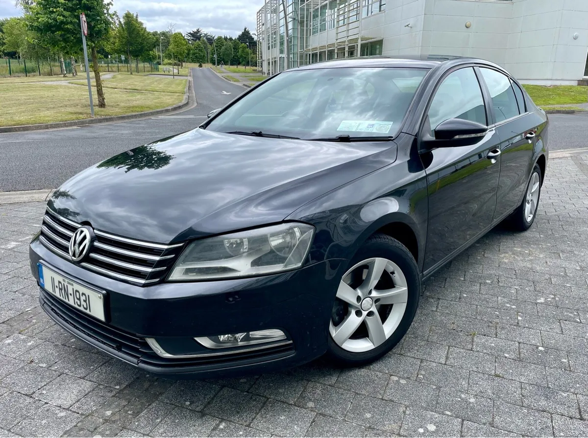 Volkswagen Passat - Image 1