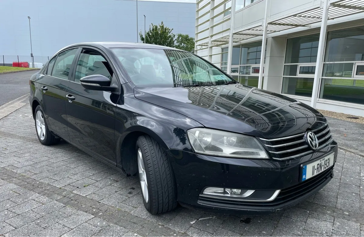 Volkswagen Passat - Image 2