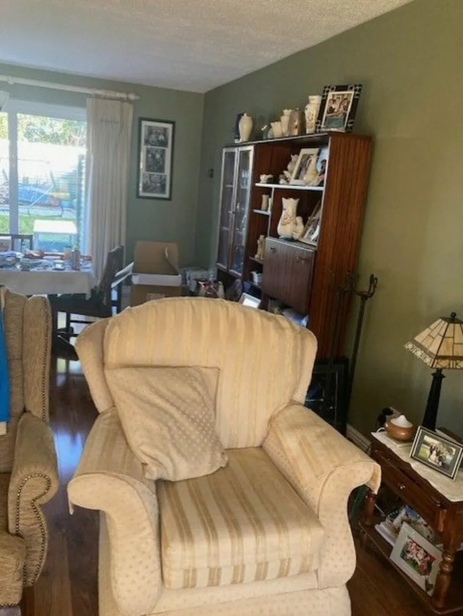 3 piece sofa & foot rest - Image 3