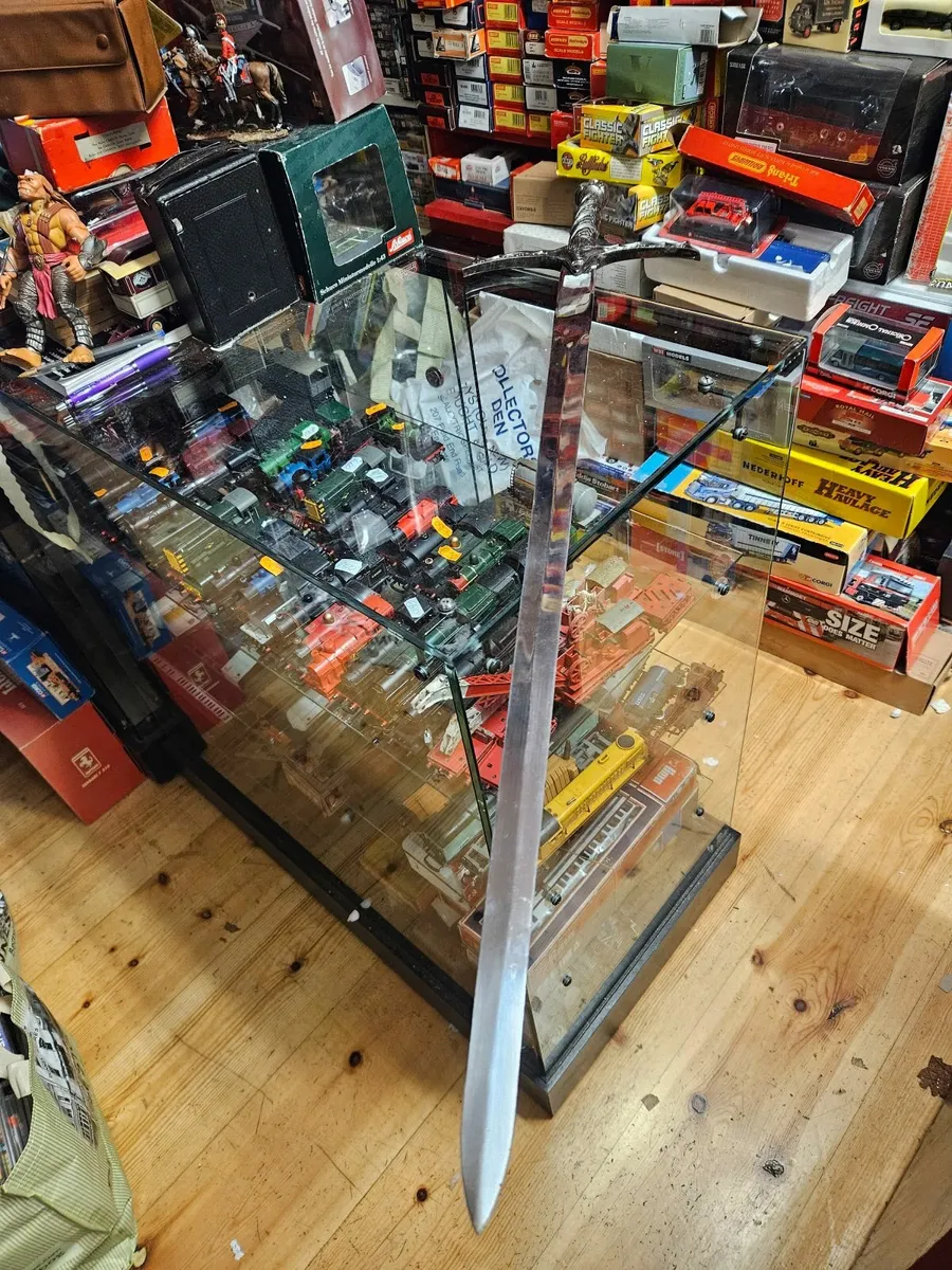 Vintage Looking Sword - Image 1