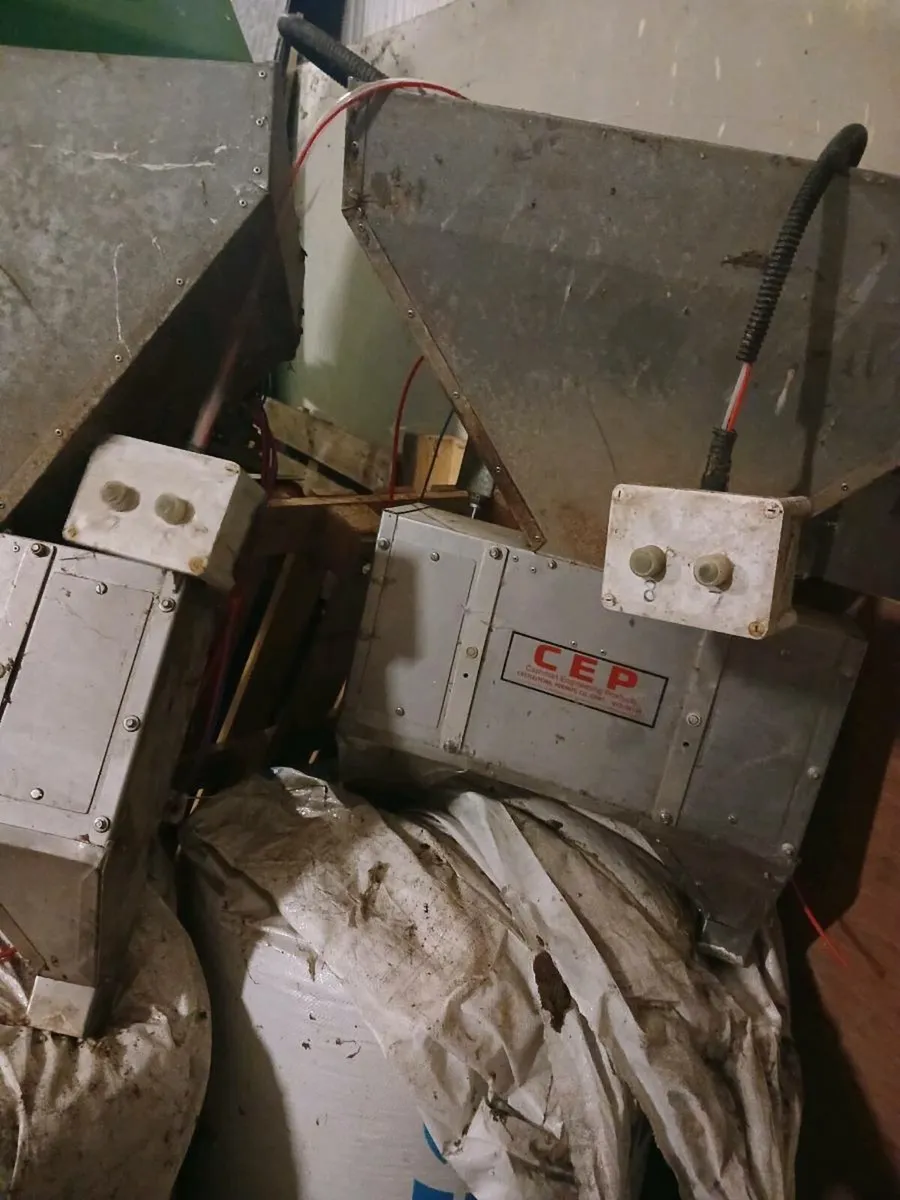 Cashman stainless air feeders - Image 1