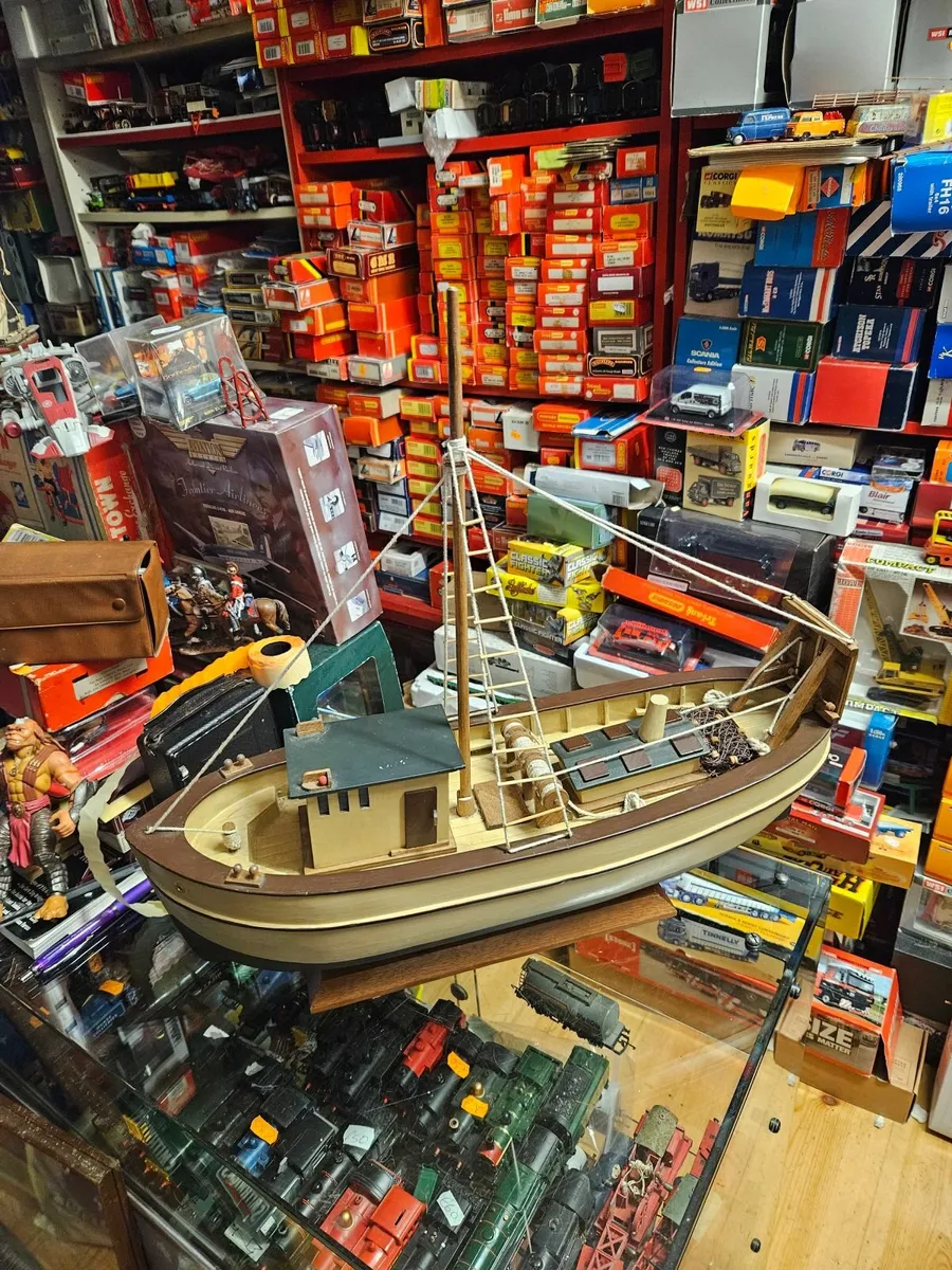 Fishing Trawler Model solid wood - Image 1