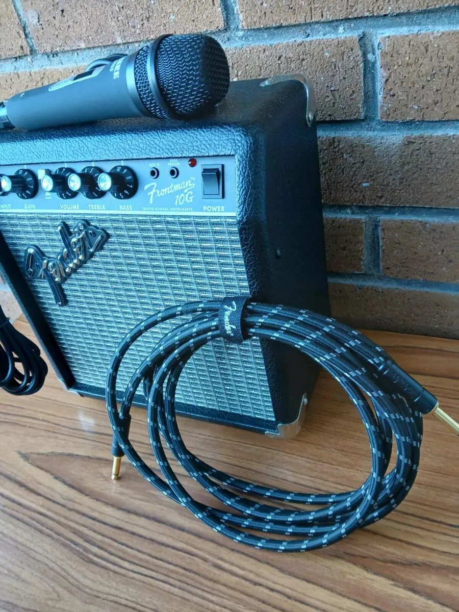 New Fender amplifier + microphone + guitar lead. - Image 4