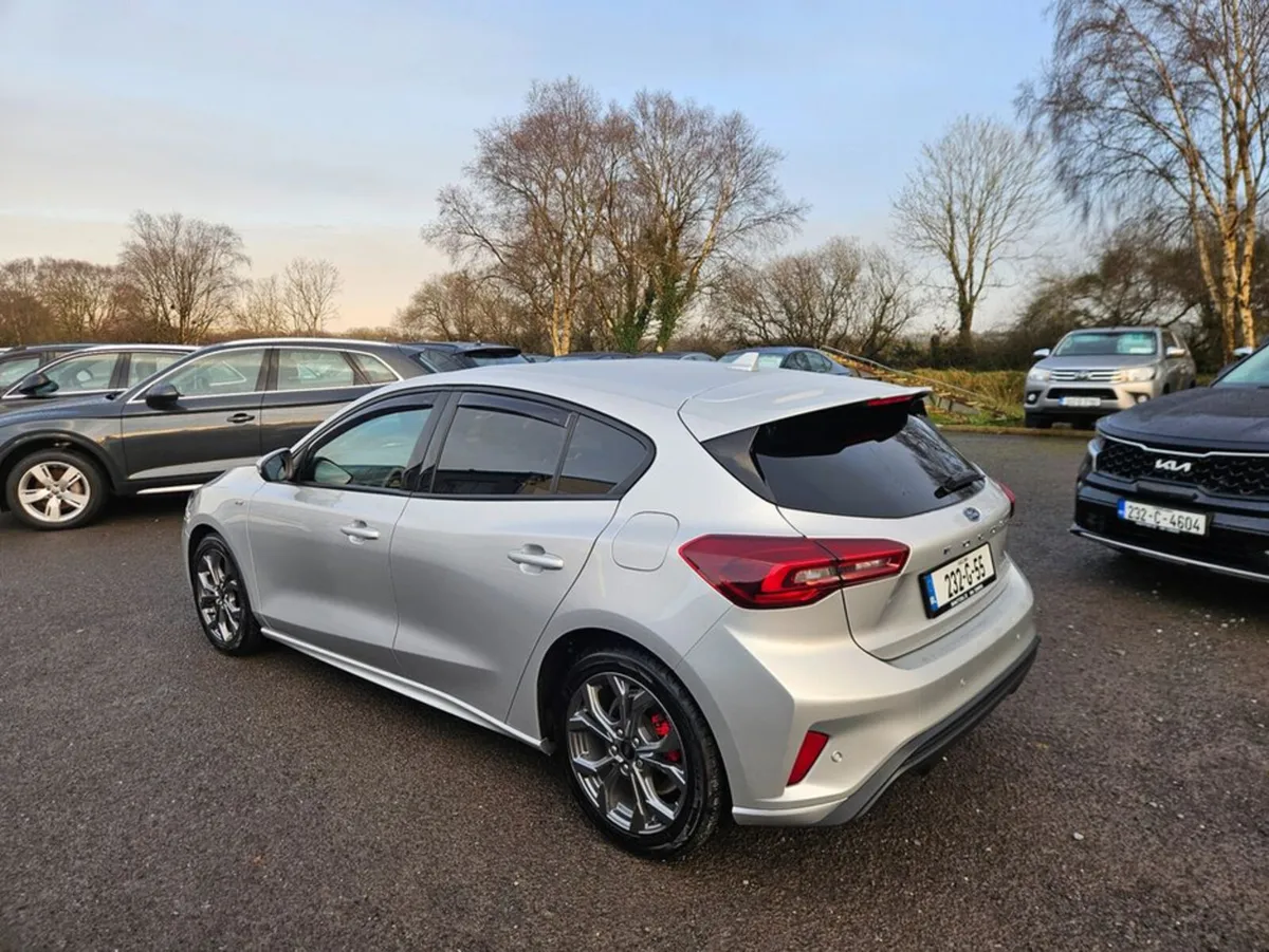 Ford Focus St-line 1.0T 125 M6 FWD 4DR - Image 2