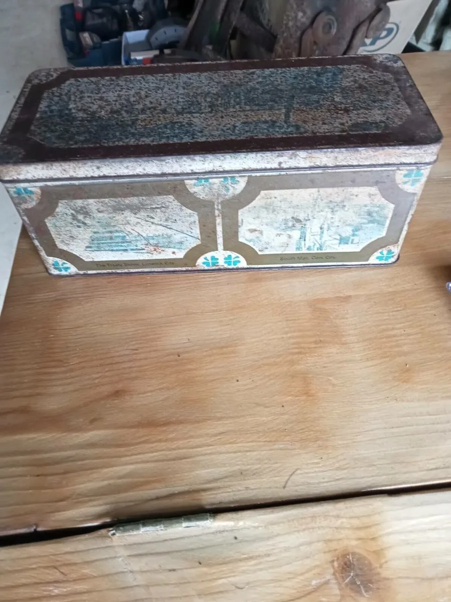 Selection of old biscuit tins - Image 1
