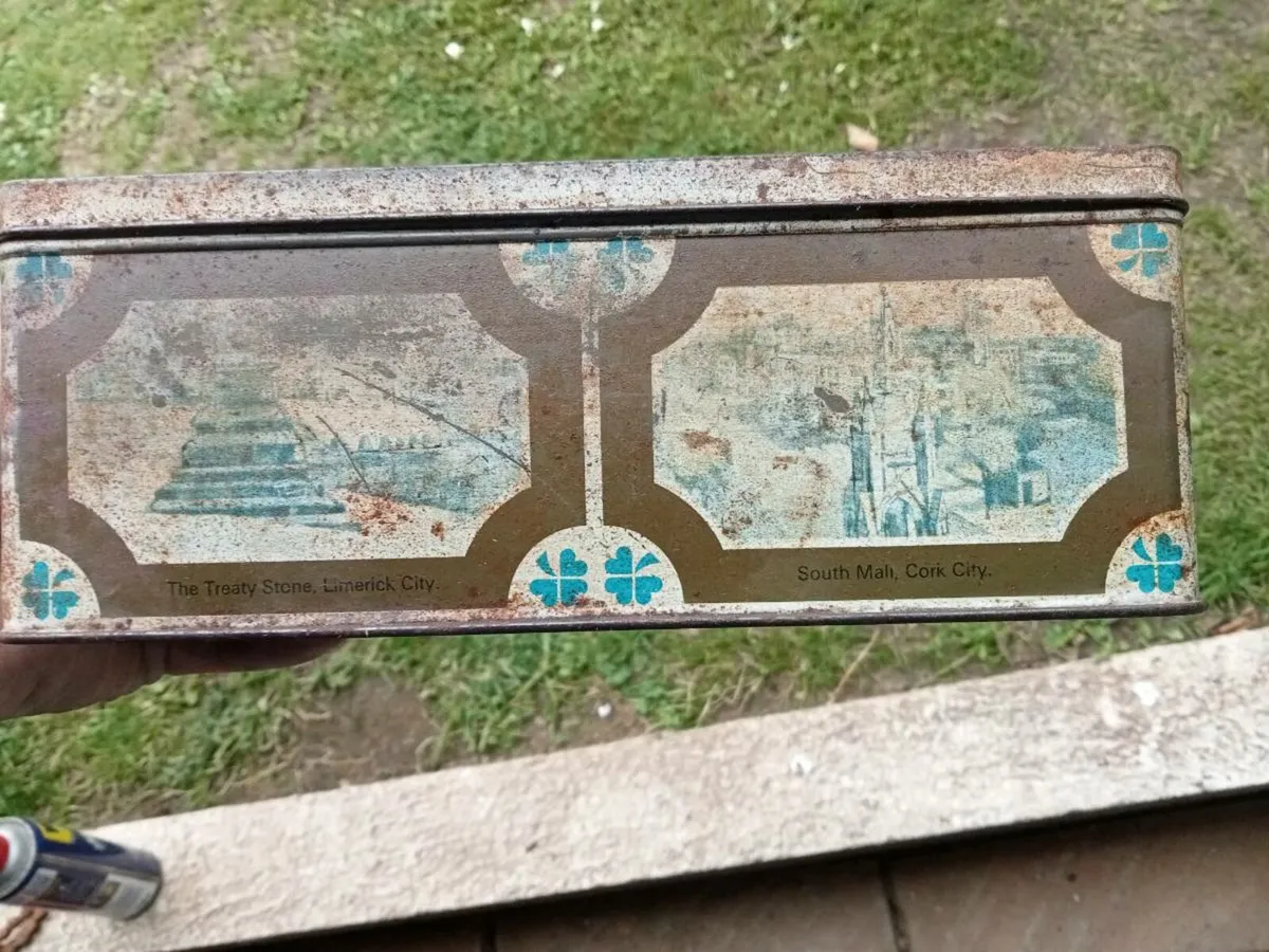 Selection of old biscuit tins - Image 3