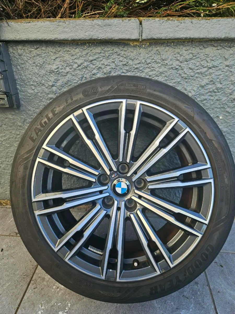 Bmw 18" alloys - Image 1