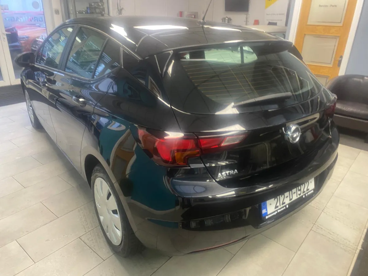 Opel Astra Diesel 2021 - Image 2