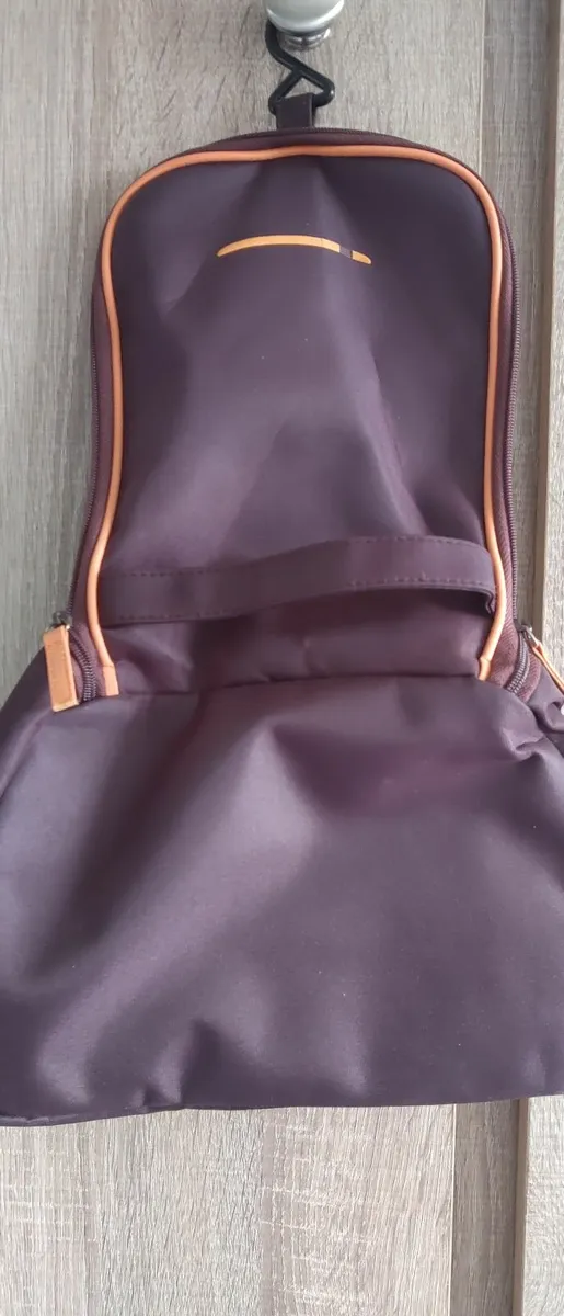 Cosmetic bag never used - Image 1