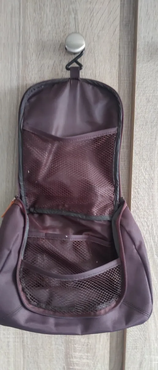 Cosmetic bag never used - Image 2