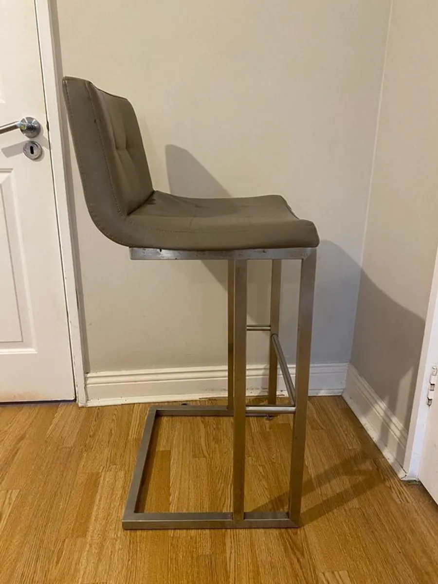 Beige leather stools - Image 4