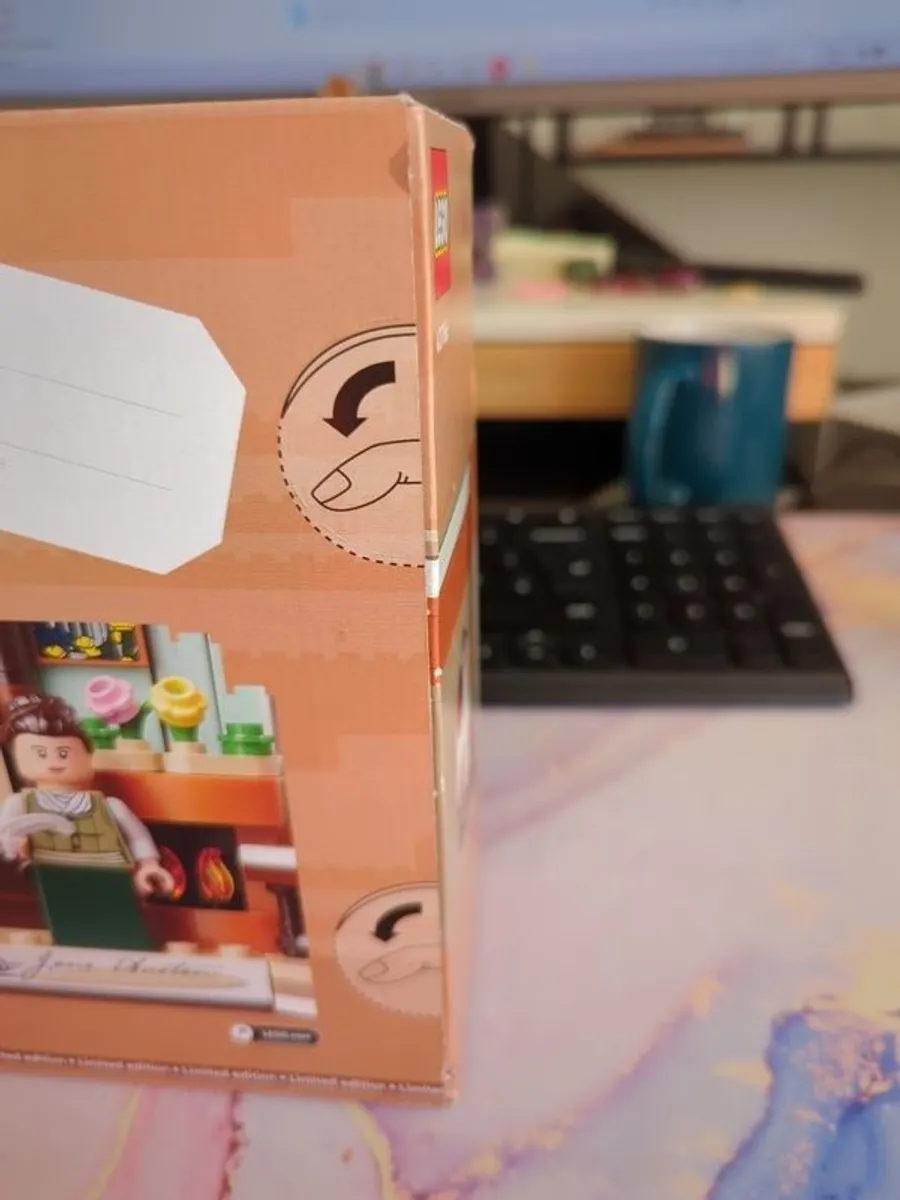 Lego 40766 Tribute to Jane Austens Books - Image 3