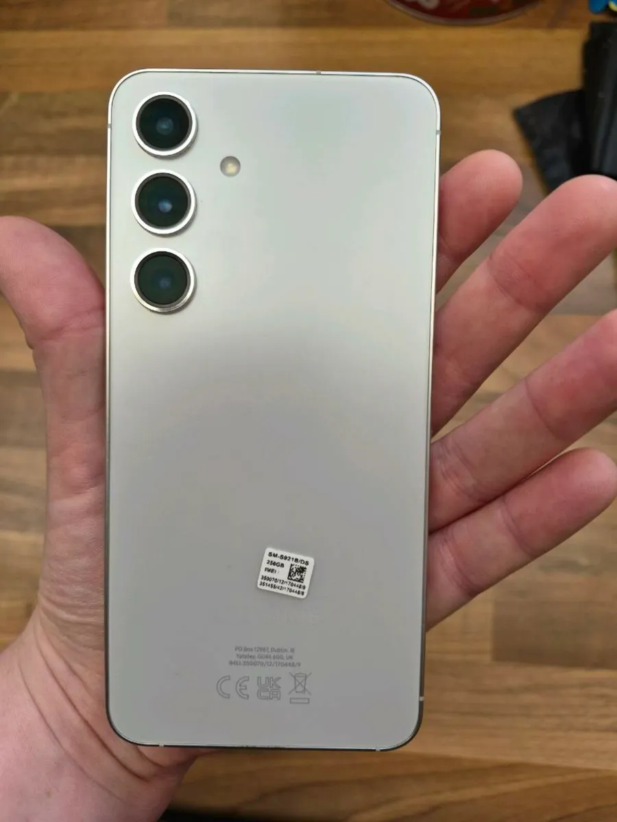 Samsung S24 - Image 4