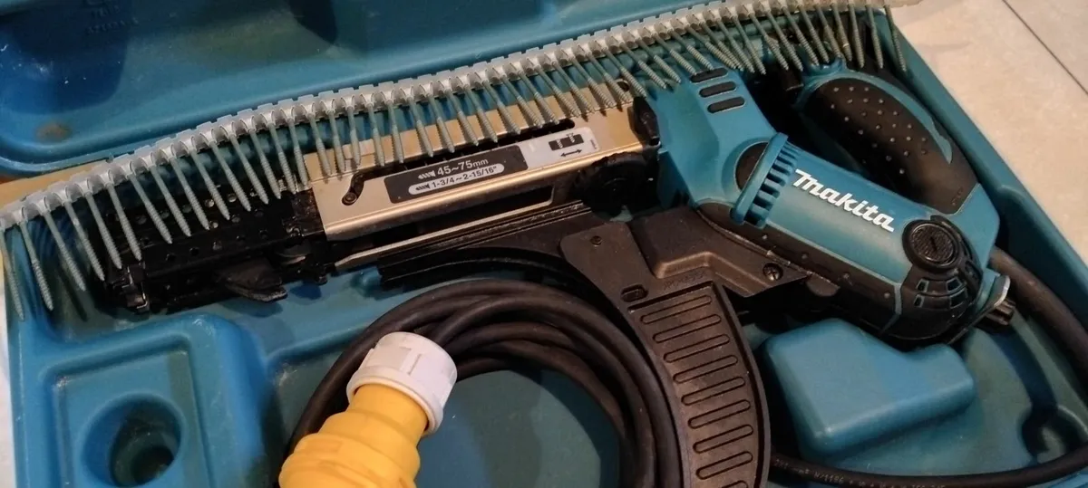 Makita 6844 Autofeed 110v - Image 2