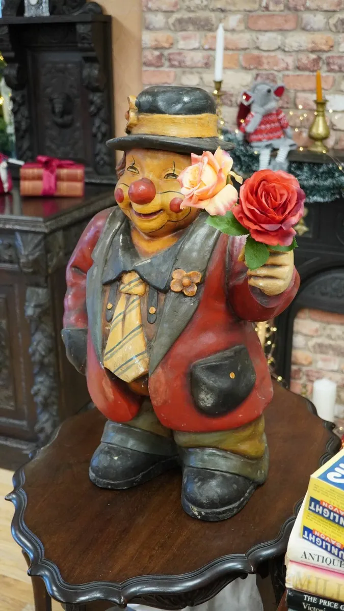 Vintage_Gentleman Clown with Roses_Decor Figure - Image 3