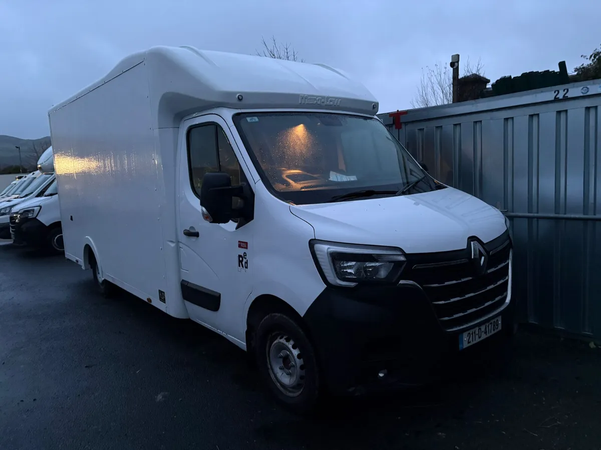 2021 Renault Master Low Loader - Image 3