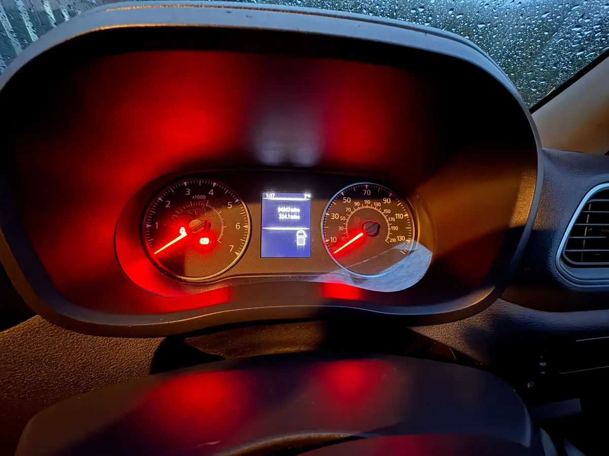 2021 Renault Master Low Loader - Image 4