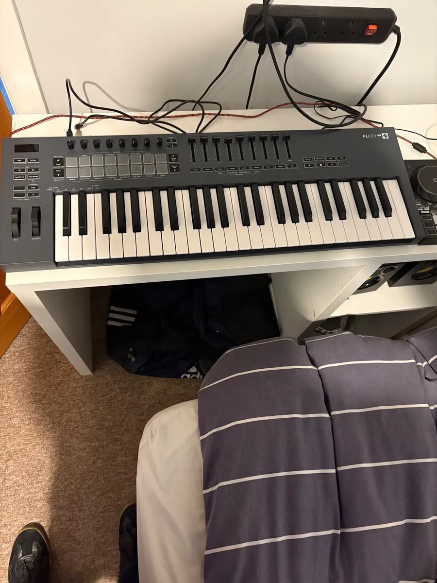 FLkey 49 keyboard - Image 1