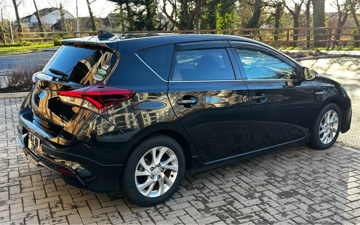 🔥Toyota Auris Hybrid🔋2-years NCT*** - Image 4