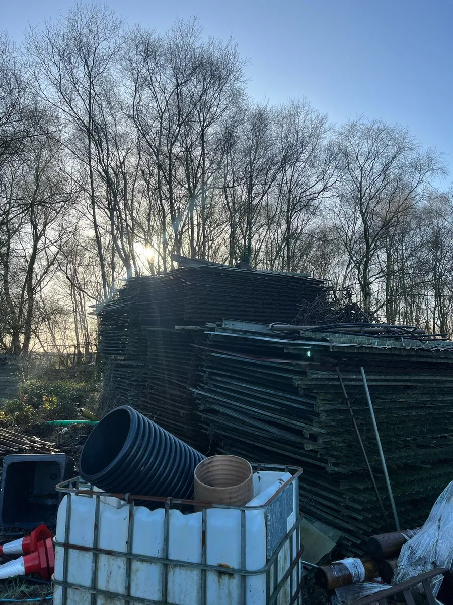 Security fencing - Image 2