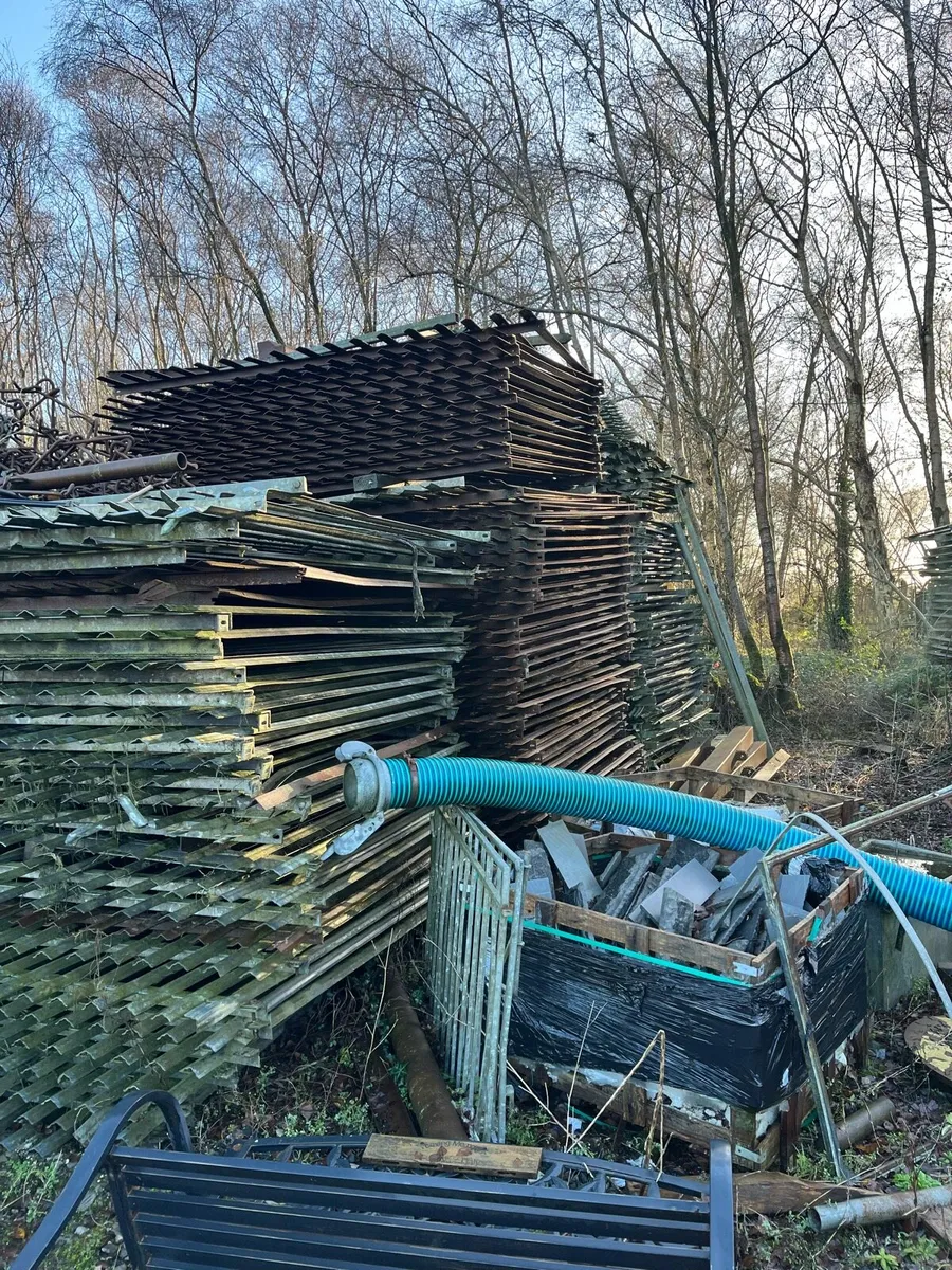 Security fencing - Image 3