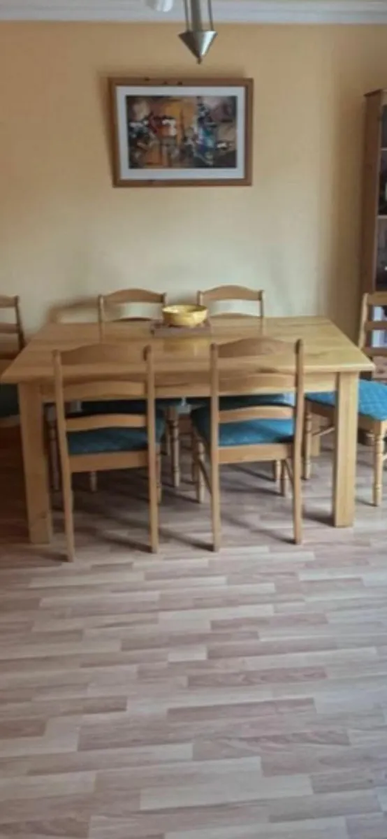 Solid wooden table with chairs. Perfect condition. - Image 2
