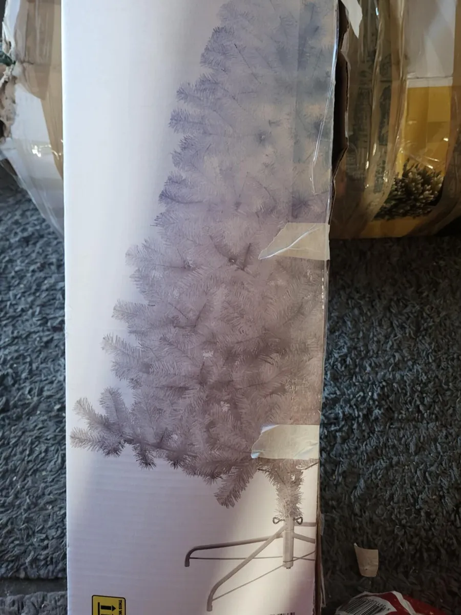 6 foot white Christmas tree - Image 3