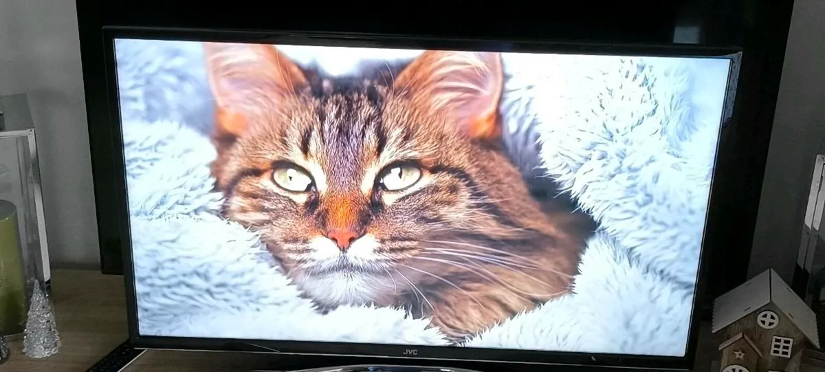 39" TV JVC, SMART - Image 2