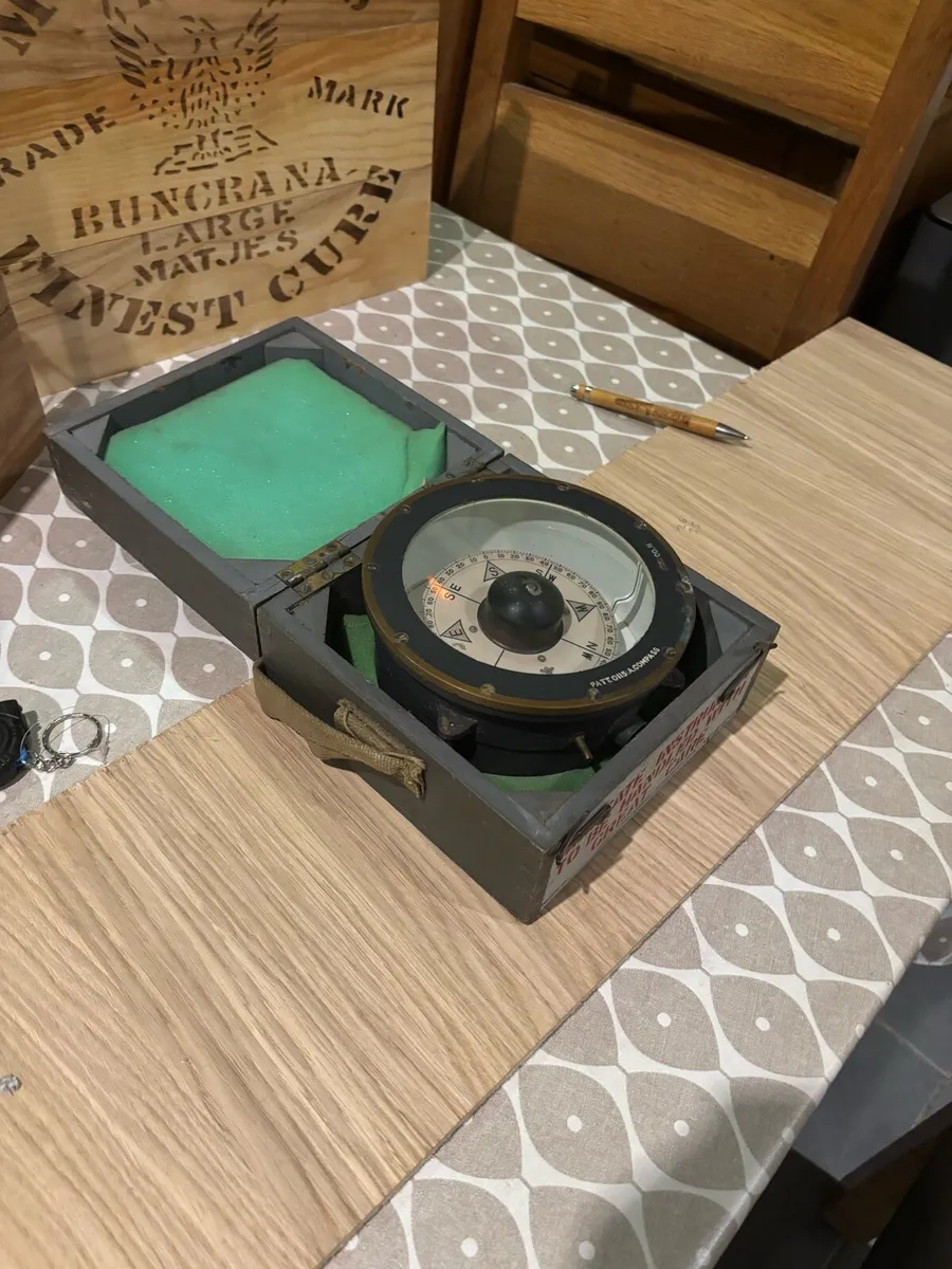 Aviation compass - Image 1