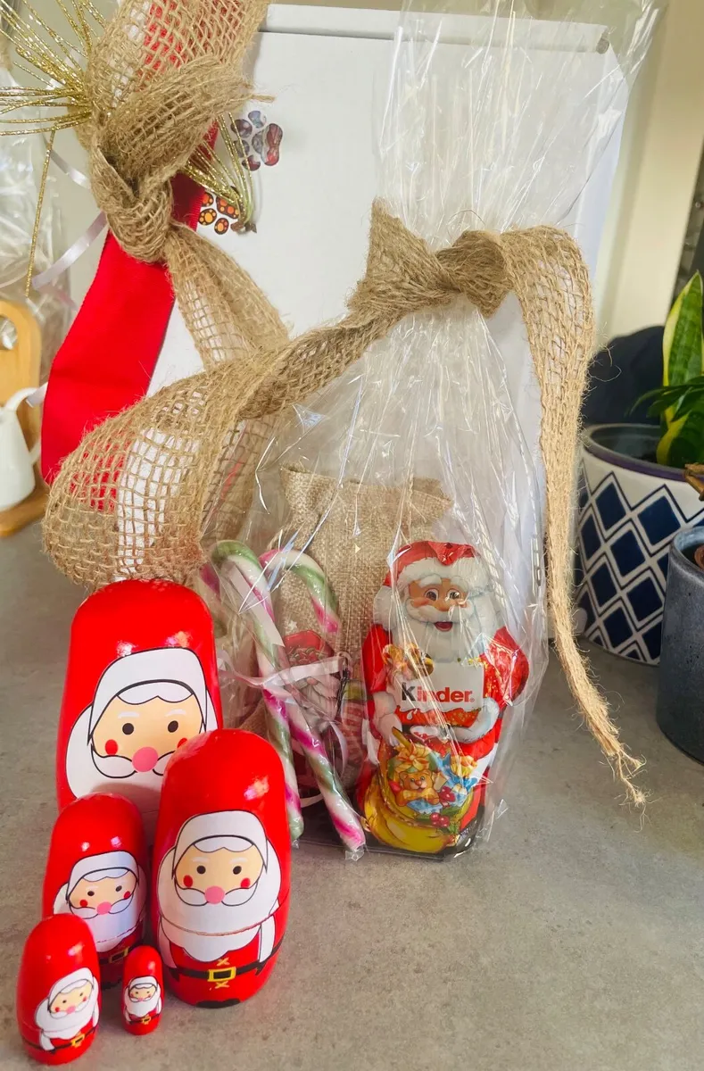 Wooden Vintage Santa Nesting Dolls - Image 1