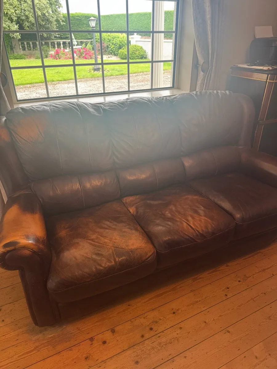 3seater couch and 2 armchairs - Image 3