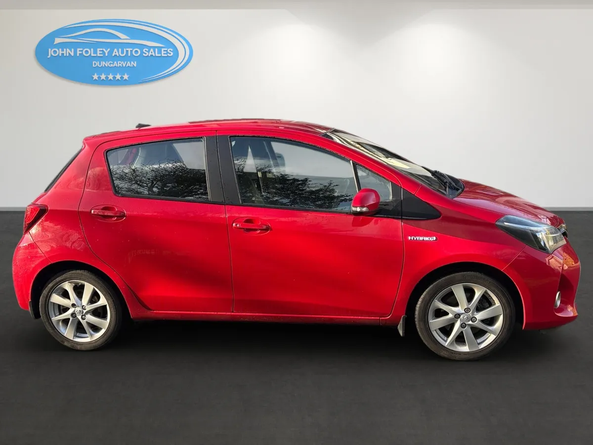 2015 -Toyota -Yaris -1.5 Hybrid -Automatic - Image 4