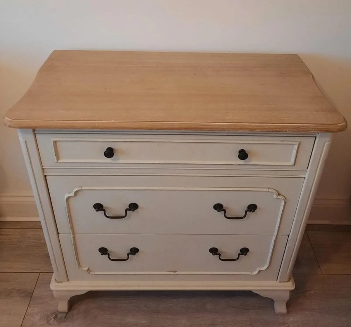 Shabby Chic Chest of Drawers - Image 2