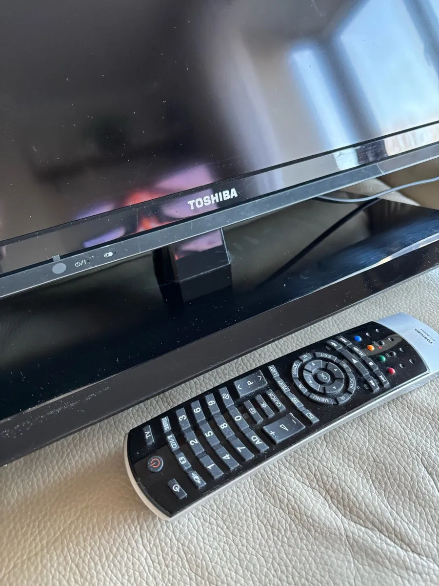 40’’ Toshiba TV - Image 2