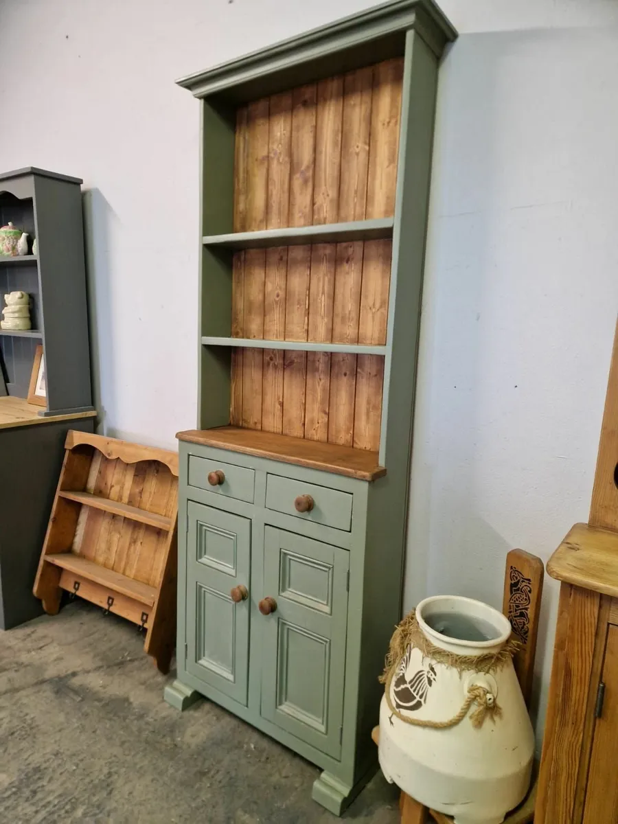 Small Early 1900s pine dresser - Image 2