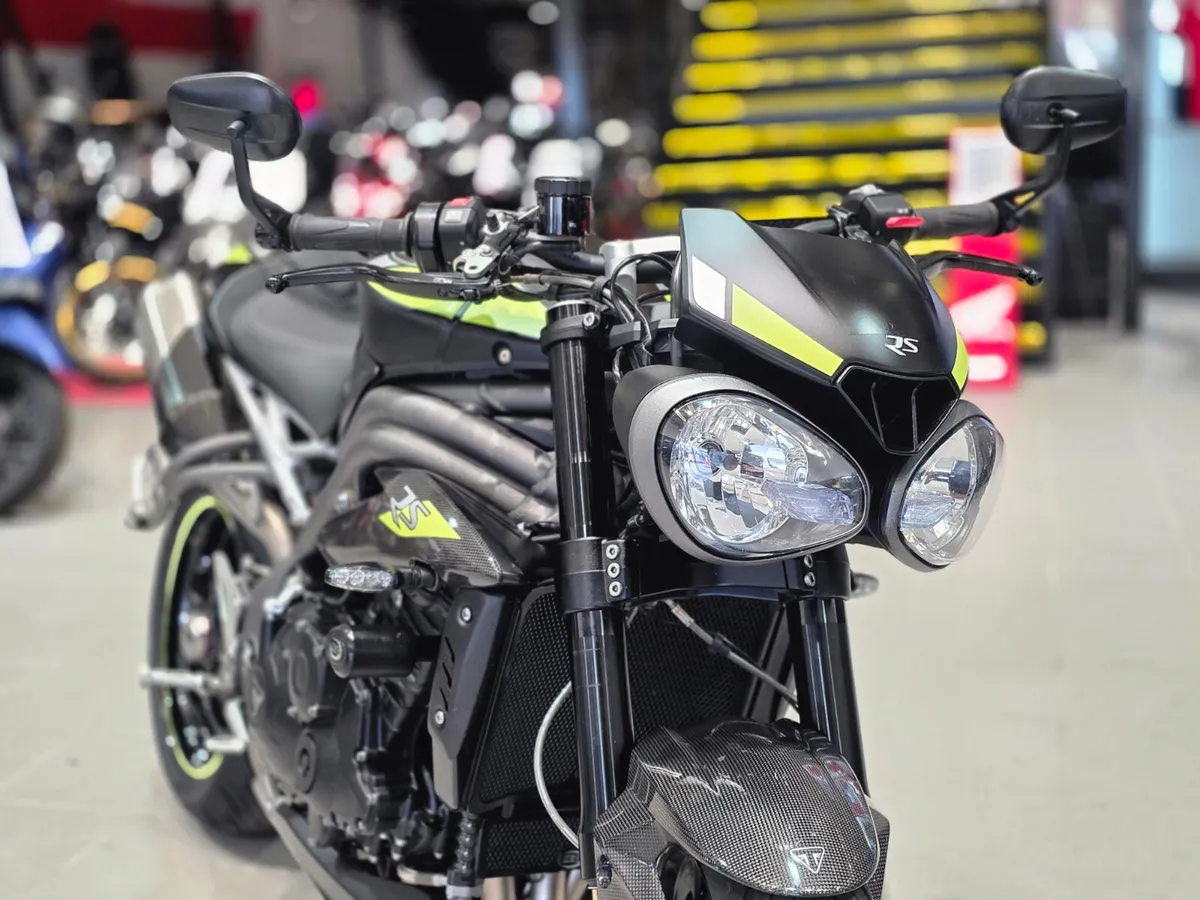 Triumph Speed Triple 2021 - Image 2